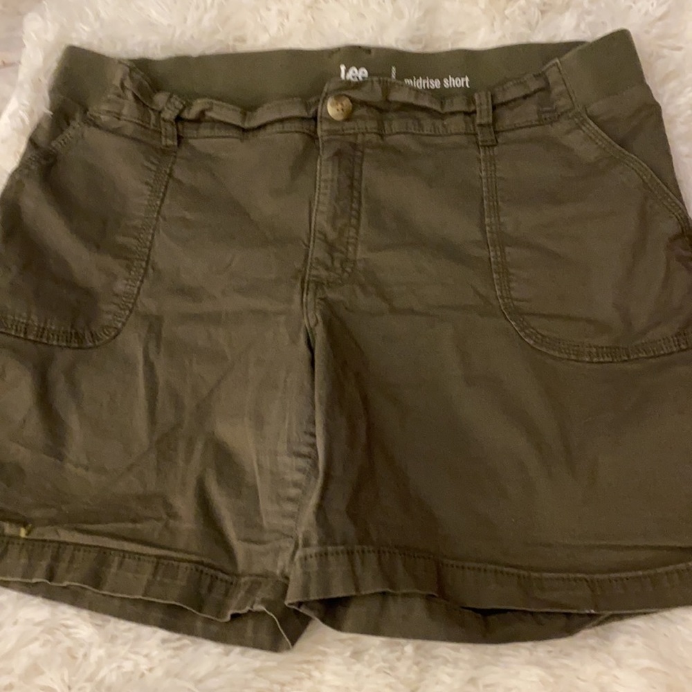 lee riders mid rise shorts khaki green and tan khaki shorts